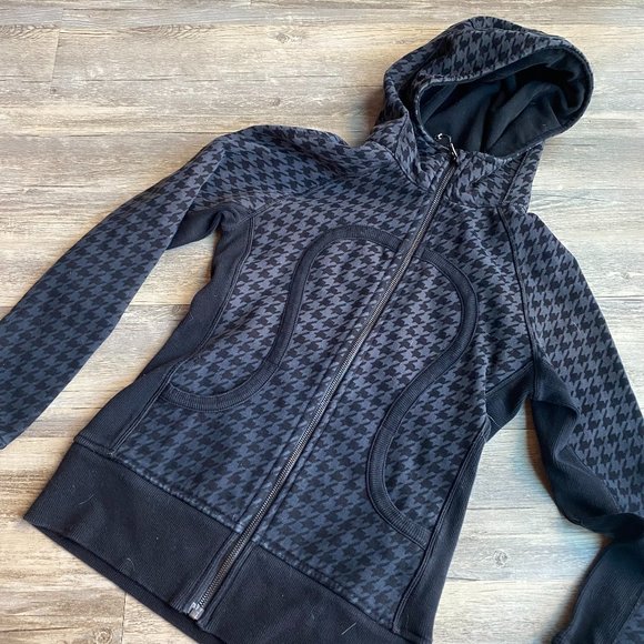 lululemon athletica Tops - Black Houndstooth Lululemon Scuba Hooded Jacket
